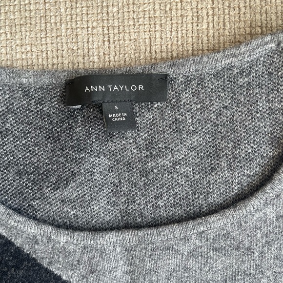 Sweater - Picture 2 of 3